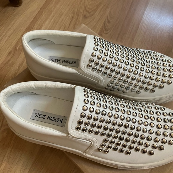 NIB STEVE MADDEN TORIN WHITE STUD SNEAKERS - Picture 6 of 8